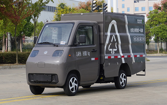 活越神童纯电密封式桶装垃圾车