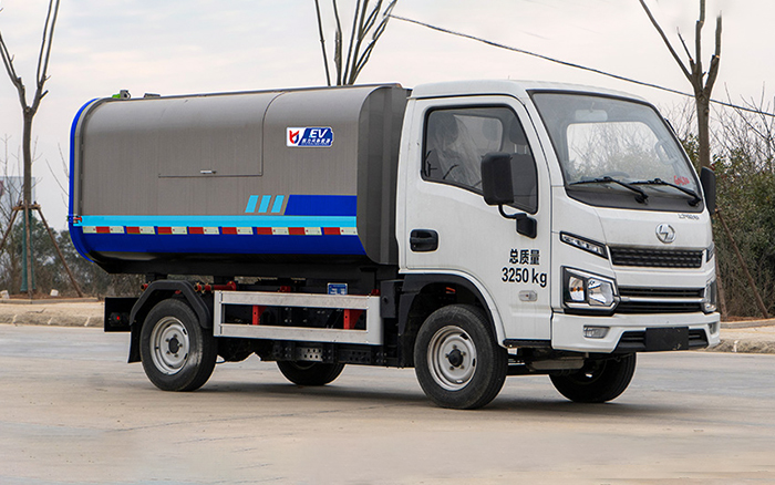 上汽跃进纯电自卸式垃圾车