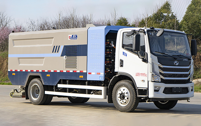 上汽跃进纯电道路污染清除车