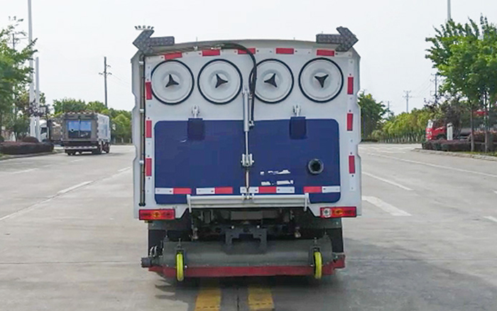 福田祥菱纯电吸尘车