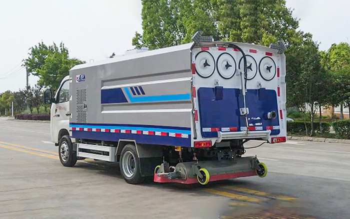 福田祥菱纯电吸尘车