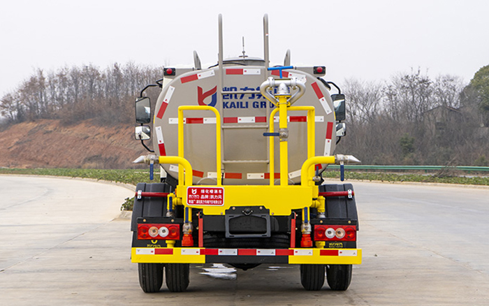 福田H2洒水车