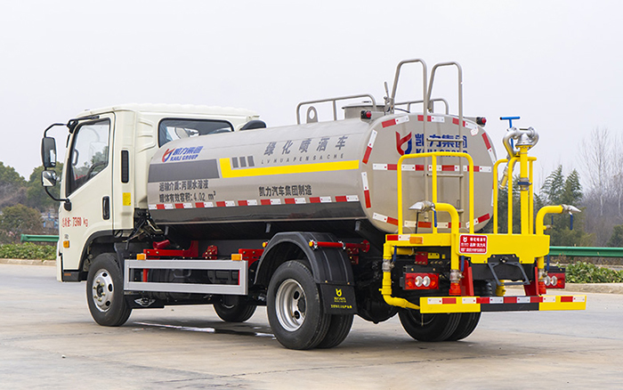 福田H2洒水车