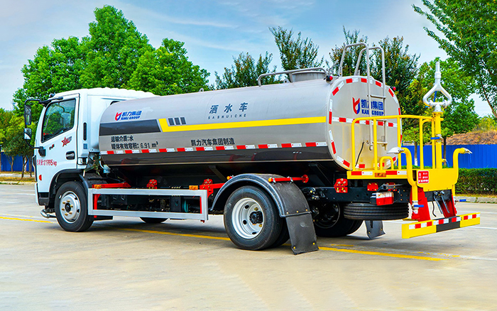 东风大多利卡洒水车