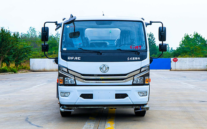 东风大多利卡洒水车