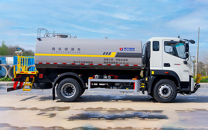 瑞沃ES7洒水车
