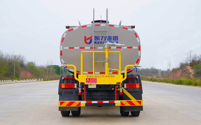 陕汽德龙L3000洒水车