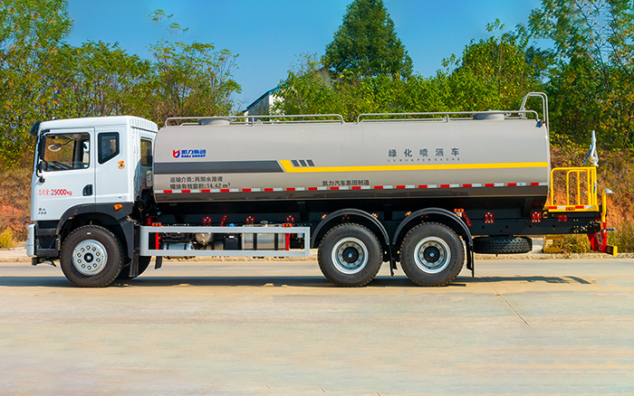 东风华神后双桥洒水车