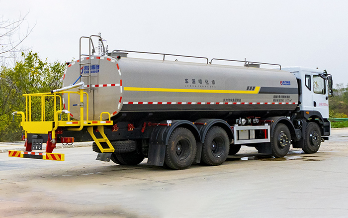 华神前四后八洒水车