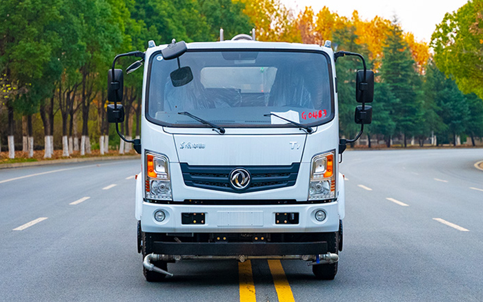 东风华神T1绿化喷洒车