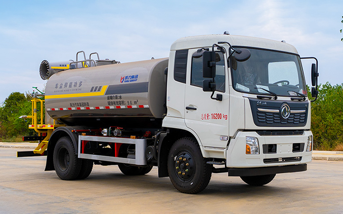 东风天锦绿化喷洒车