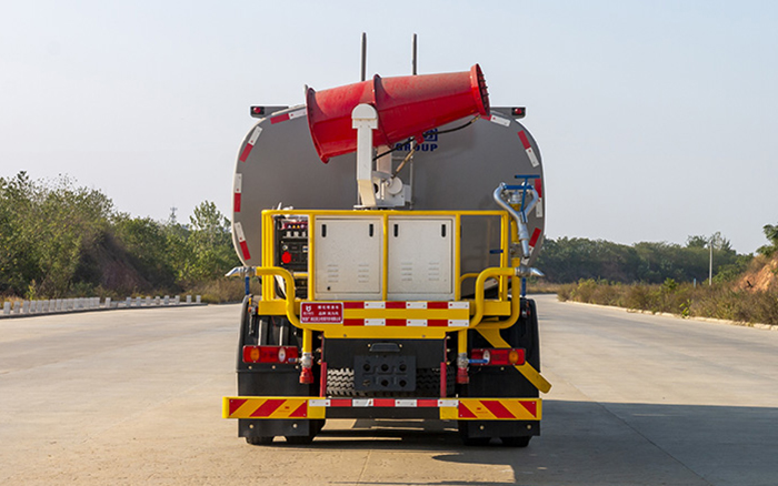 华神T5前四后八绿化喷洒车