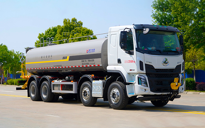 柳汽前四后八绿化喷洒车