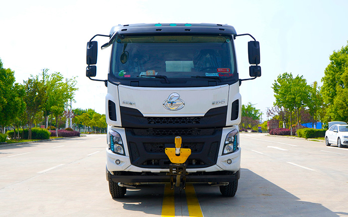 柳汽前四后八绿化喷洒车