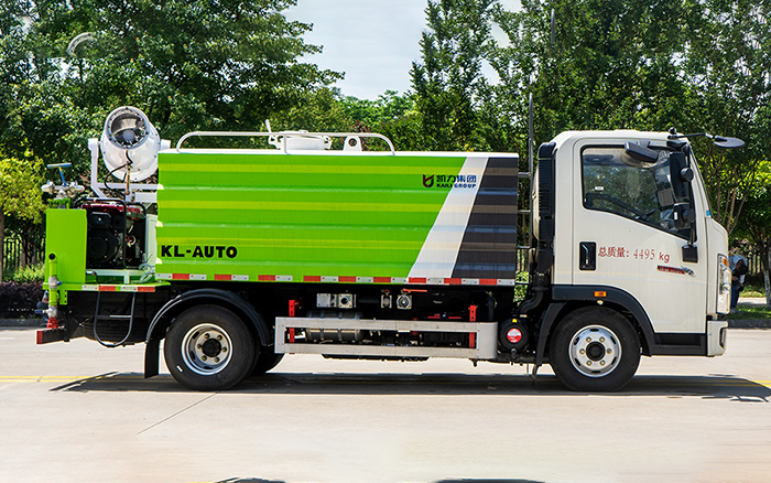 重汽豪曼多功能抑尘车