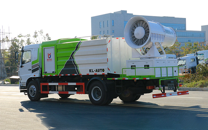 东风华神多功能抑尘车