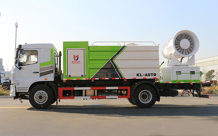 东风华神多功能抑尘车