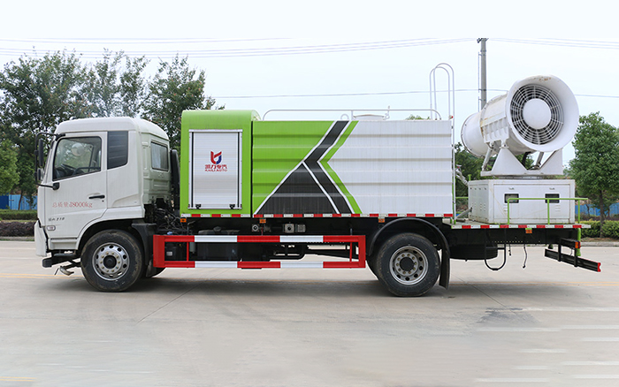 东风天锦多功能抑尘车