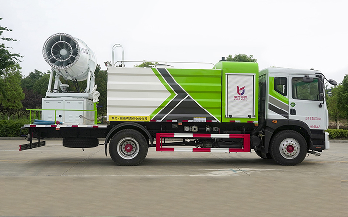 东风D9多功能抑尘车