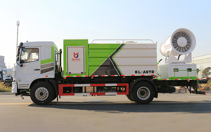 东风华神多功能抑尘车