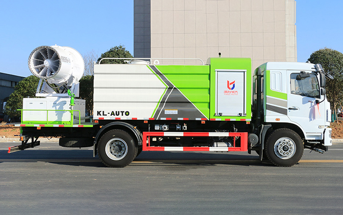 东风华神多功能抑尘车