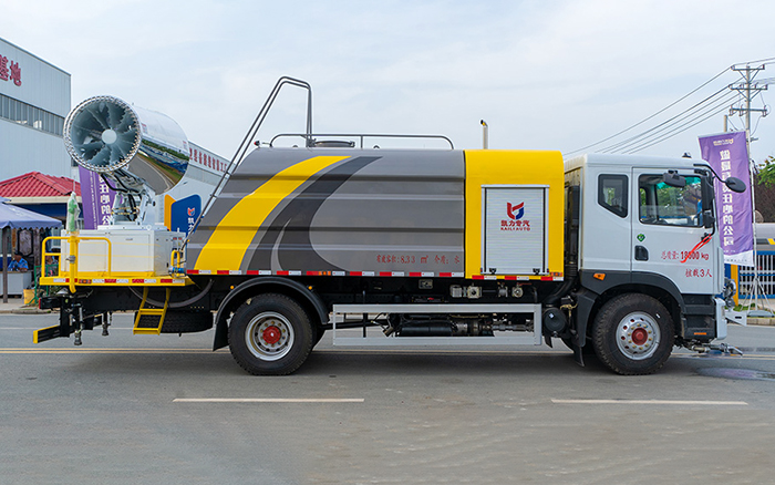 东风D9多功能抑尘车