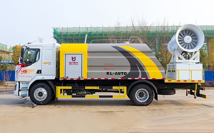 柳汽M3多功能抑尘车