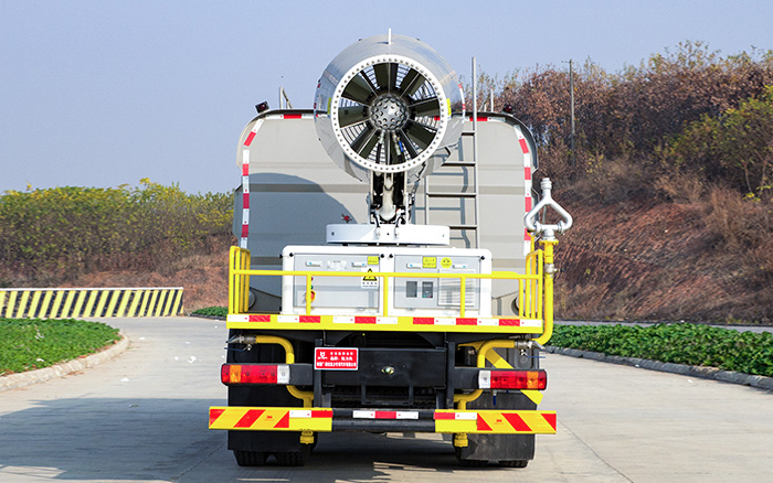 柳汽H5多功能抑尘车