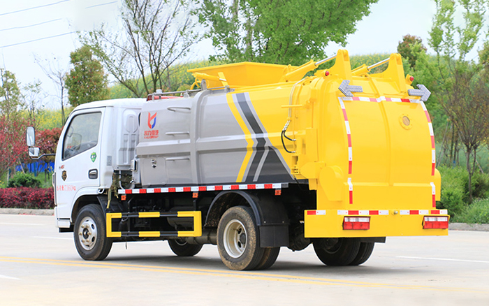 东风D6方罐餐厨式垃圾车