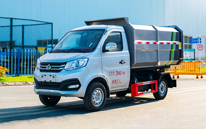 长安自装卸式垃圾车 侧装