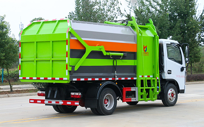 东风D6自装卸式垃圾车 侧装