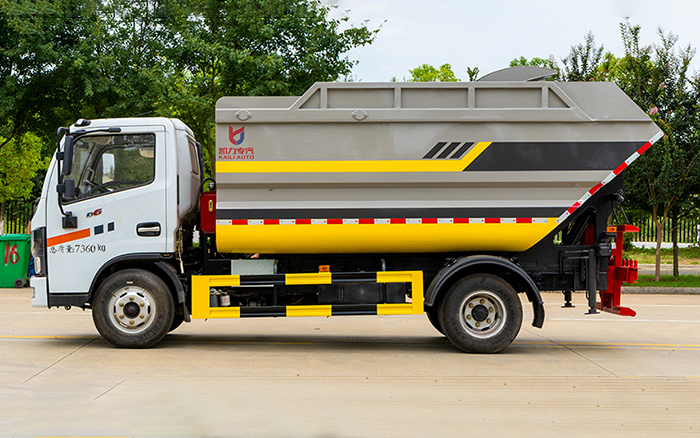小多利卡自装卸式垃圾车 后装