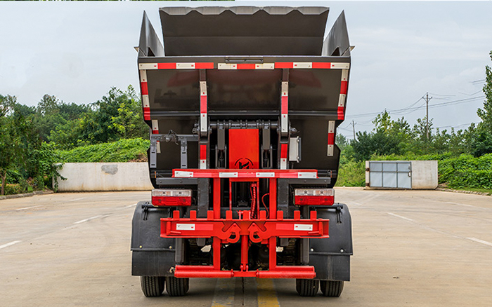 小多利卡自装卸式垃圾车 后装