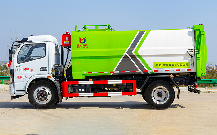 大福瑞卡侧装压缩垃圾车