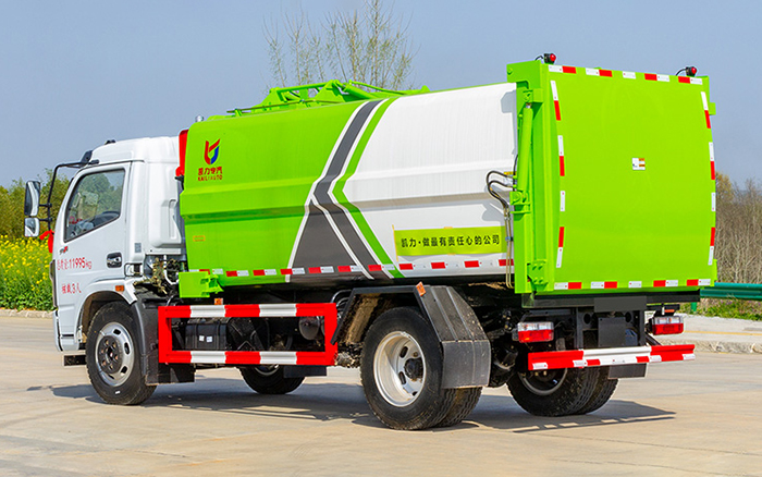大福瑞卡侧装压缩垃圾车