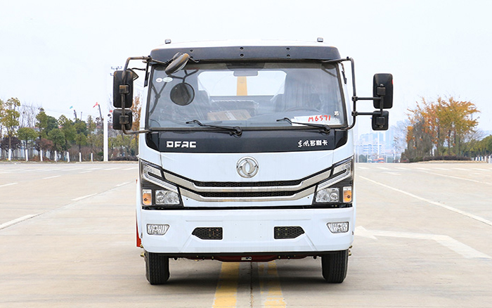 大多利卡10吨车厢可卸式垃圾车