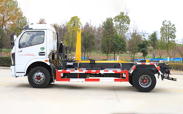 大多利卡10吨车厢可卸式垃圾车