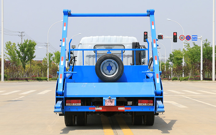 东风大多利卡摆臂式垃圾车