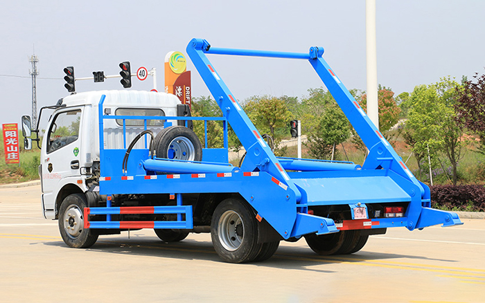 东风大多利卡摆臂式垃圾车