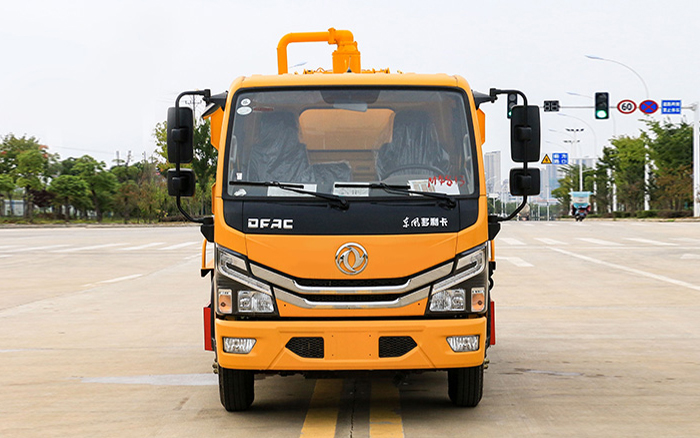 东风小多利卡清洗吸污车（方罐）