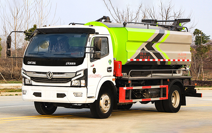 东风大多利卡清洗吸污车（方罐）