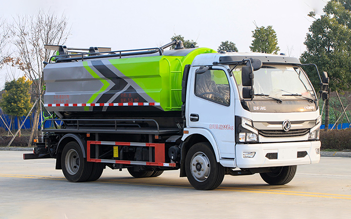 东风大多利卡清洗吸污车（方罐）