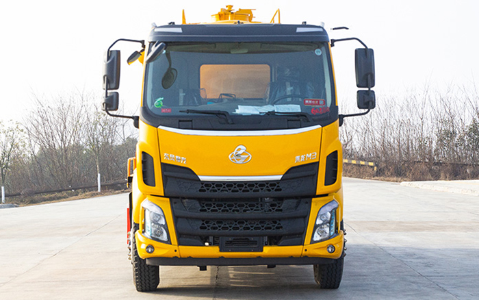 柳汽乘龙清洗吸污车