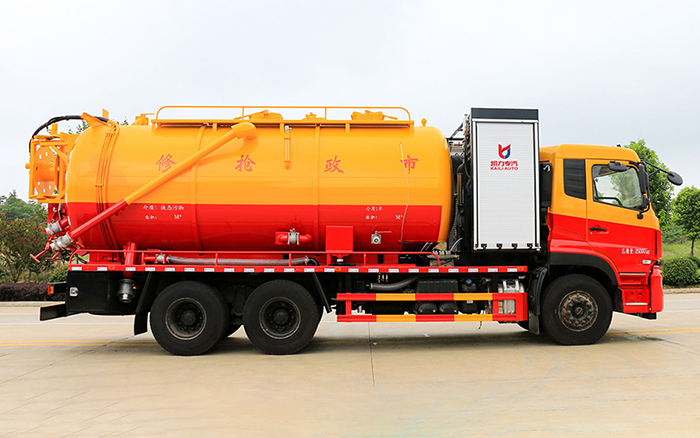 东风天龙清洗吸污车