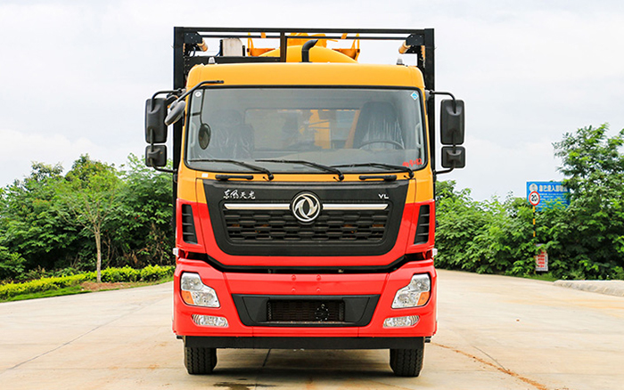 东风天龙清洗吸污车