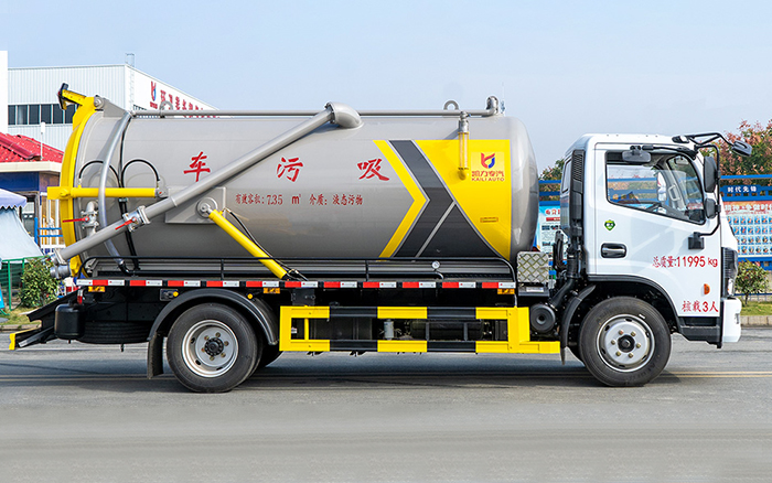 东风大多利卡吸污车