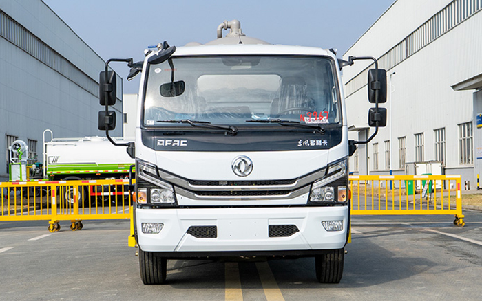 东风大多利卡吸污车