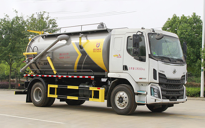 东风柳汽M3吸污车