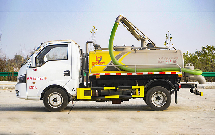 东风途逸吸粪车
