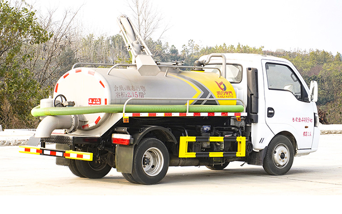 东风途逸吸粪车